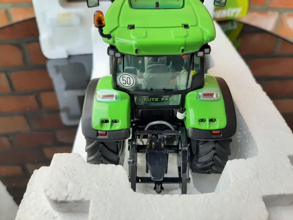 Universal Hobbies Traktor Deutz Fahr K100 Agrotron 1 : 32 / nie Siku