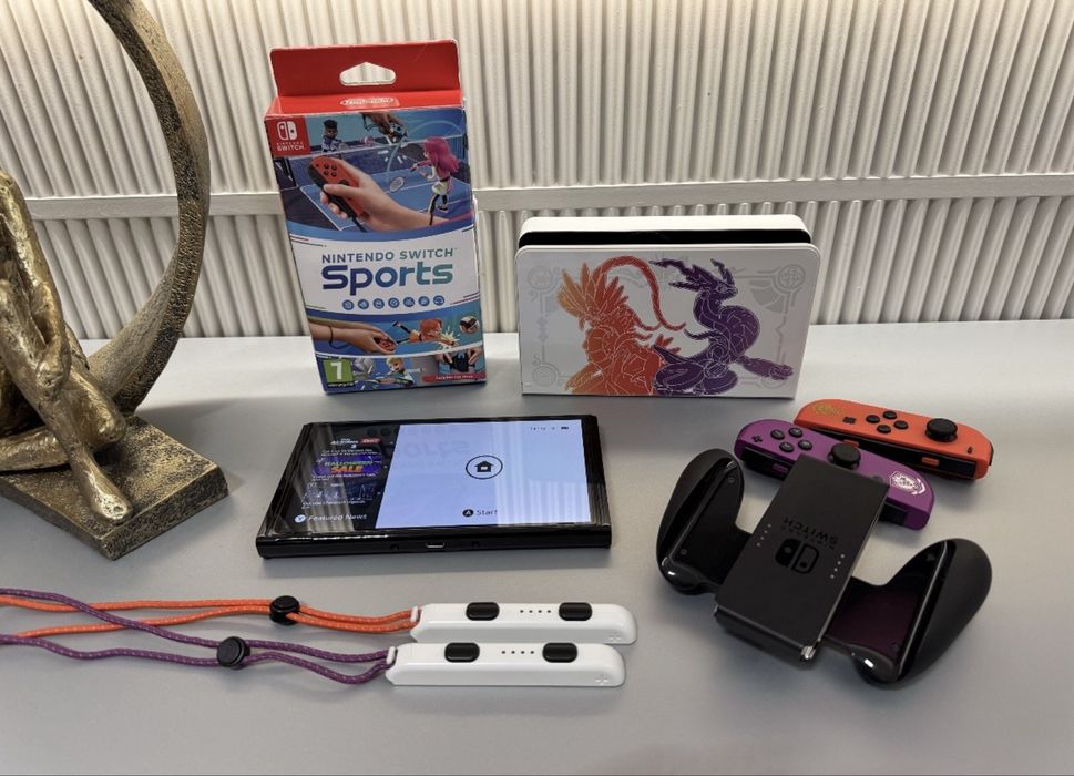 Nintendo Switch OLED Pokemon