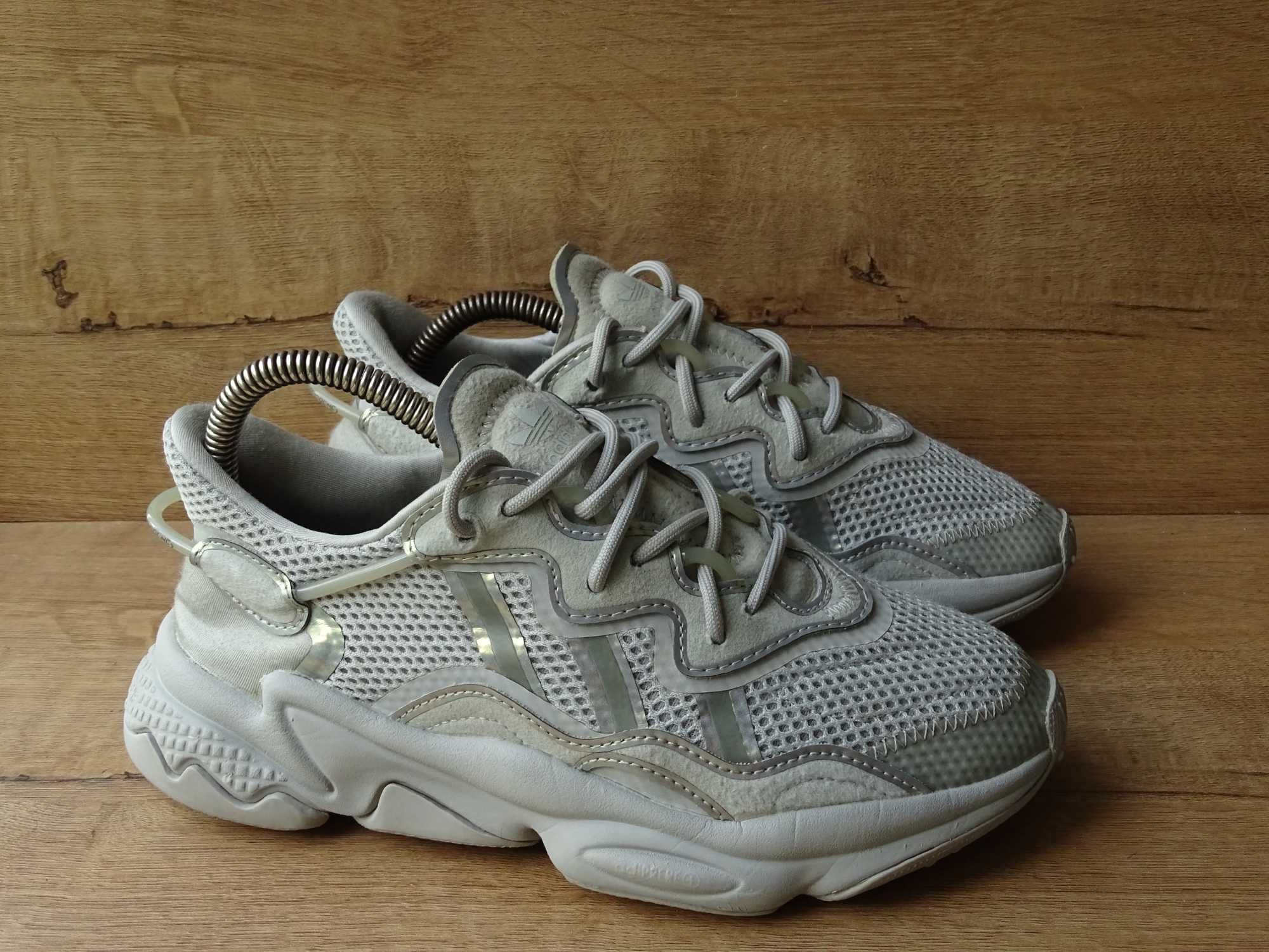 Кросівки Adidas Ozwego
