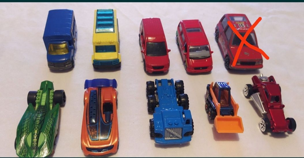 Carros de brincar. Marcas Variadas. Burago. Mattel.