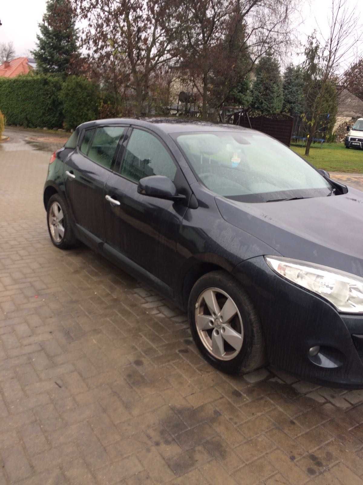 Кузов,кузовние запчасти для Renaulte Megane III