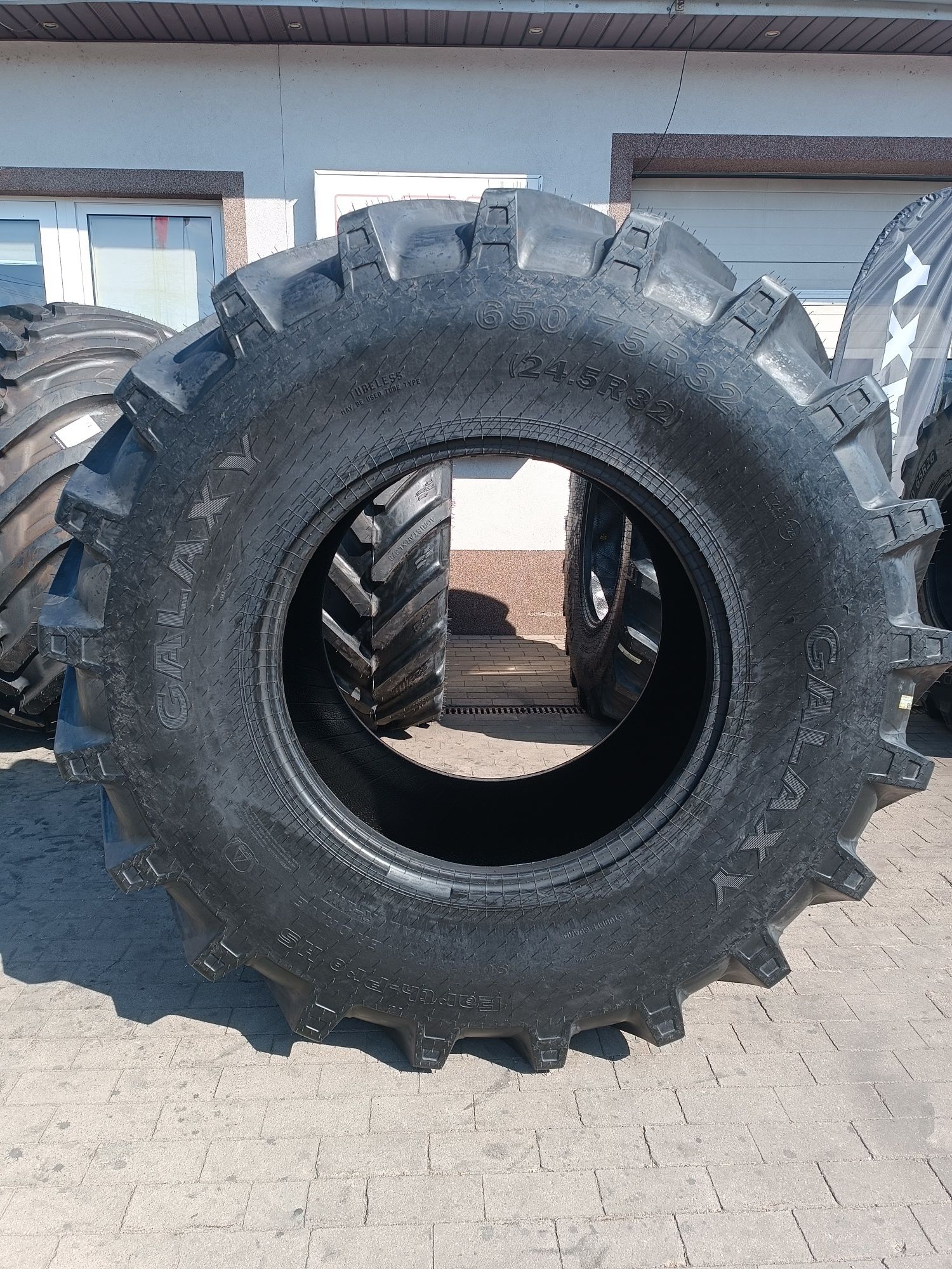 650/75R32 Galaxy Earth- PRO HS Radial 24.5R32
