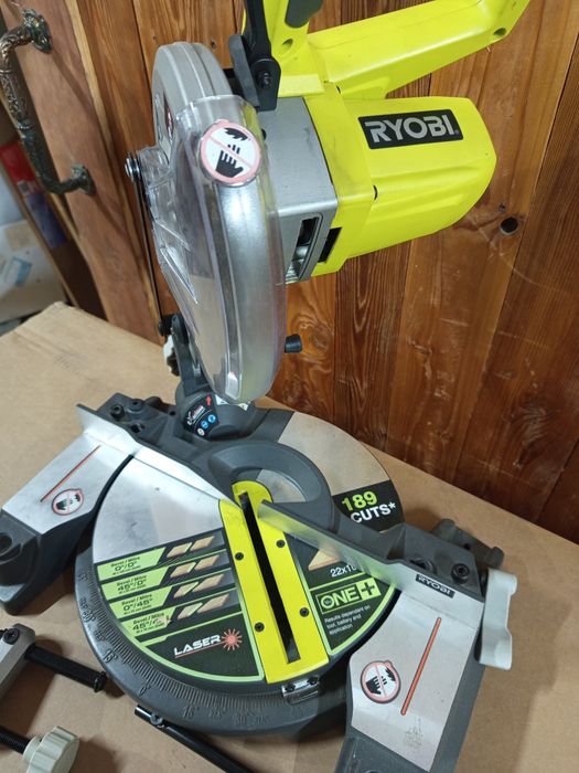 Ryobi piła ukośnica aku EMS190DCL