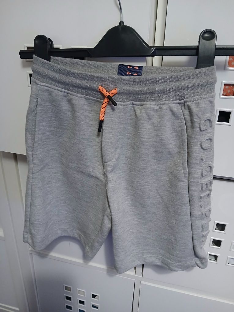 Calcoes e t-shirt zara 10 anos