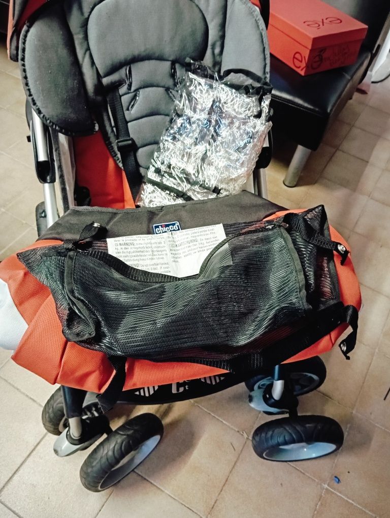 Carrinho de passeio para bebé