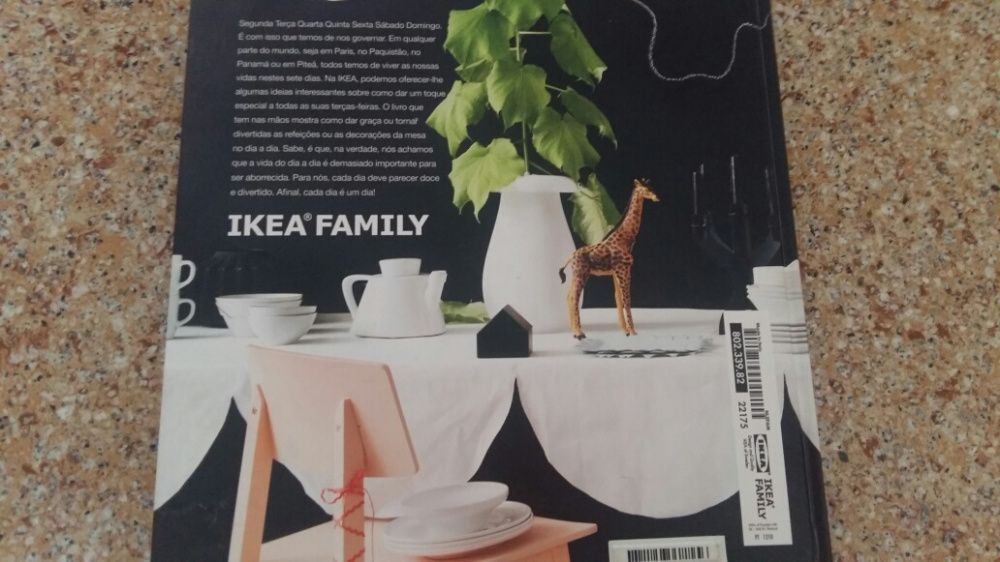 Livro ikea de capa dura