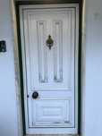 Porta com fechadura elétrica - Exterior
