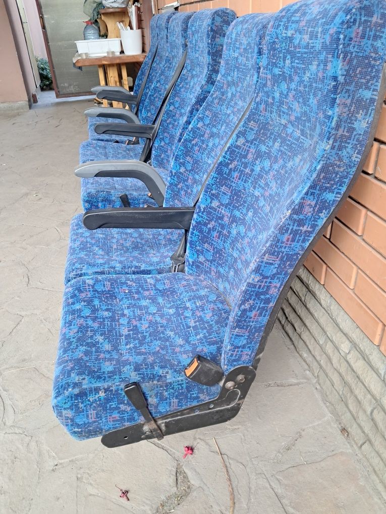 Сидіння для мікроавтобуса.