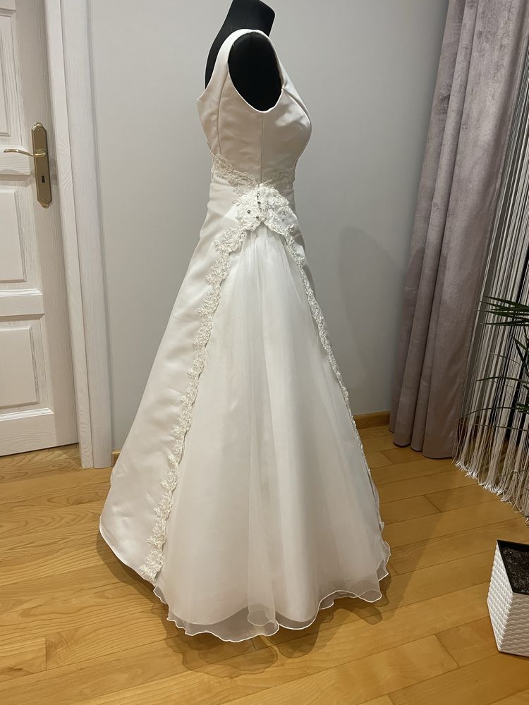 Suknia slubna rozm 36