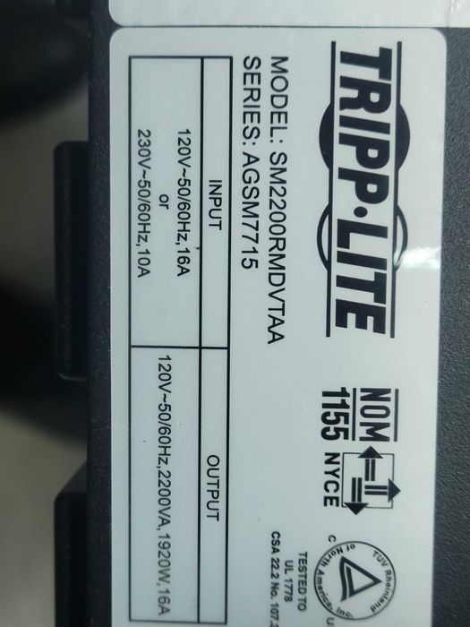 Джерело безперешкодного живлення Tripp Lite 2200VA. Чиста синусоїда