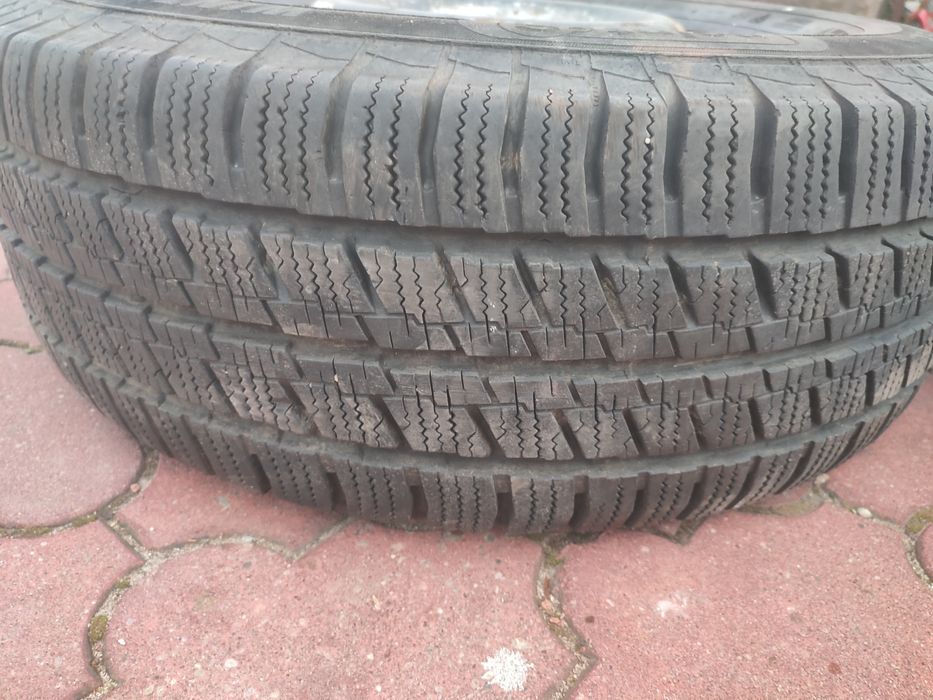 VW LT sprinter koła z oponami zimowymi 225/70 r15c  2szt bieżnik 8mm