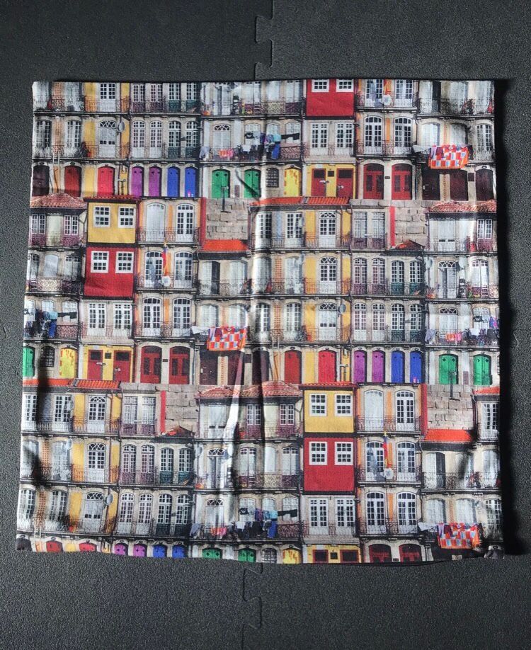 Almofadas com temas portugueses. Fado, azulejos, portas sardinhas