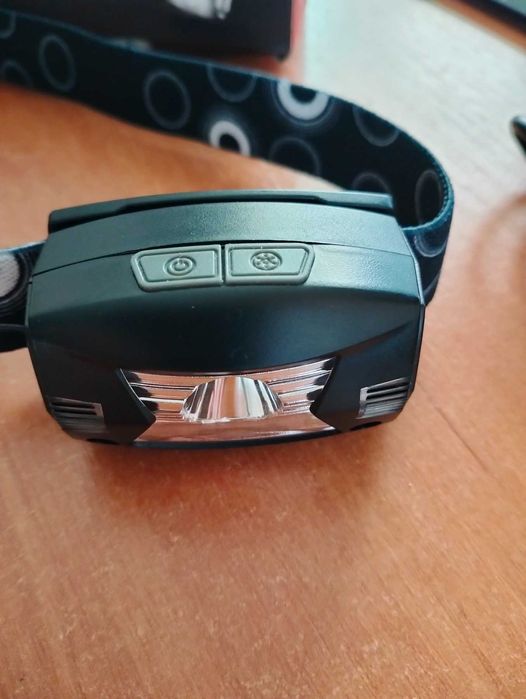 Налобний ліхтарик