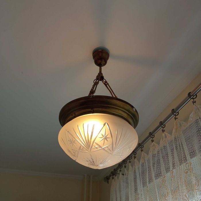 Stylowy żyrandol