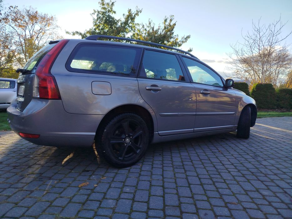 Volvo V50 2,4 Szwajcaria szary na czasie