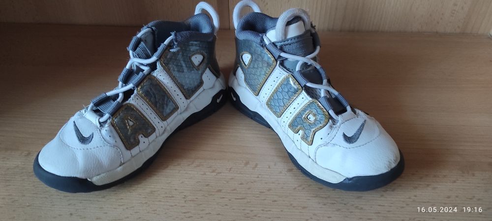 Дитячі кросівки фірми Nike Air .