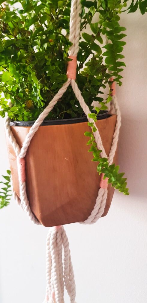 Suporte para Plantas em Macramé