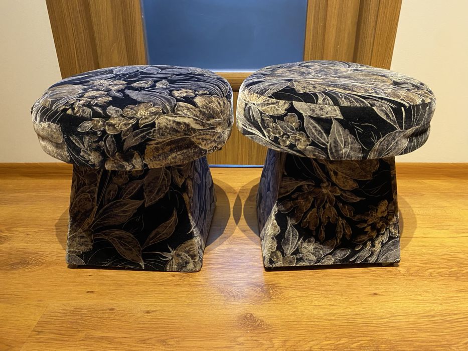 Pufy ciemne kolorowe