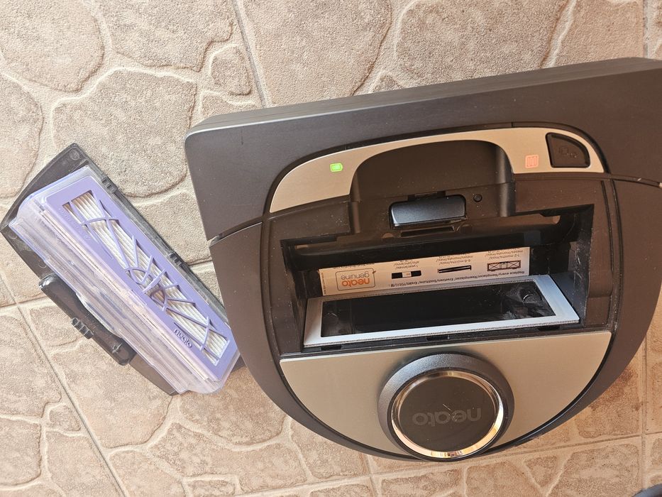 Робот пилосос Neato D7