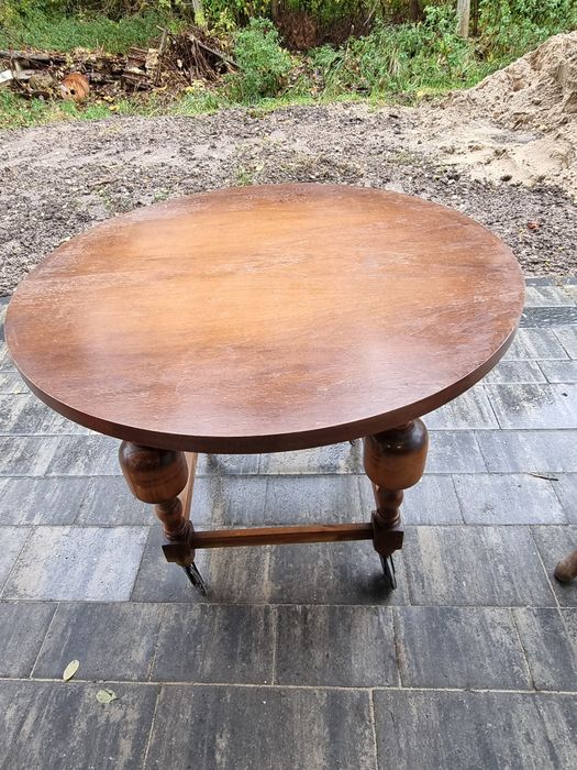 Stolik kawowy na kółkach