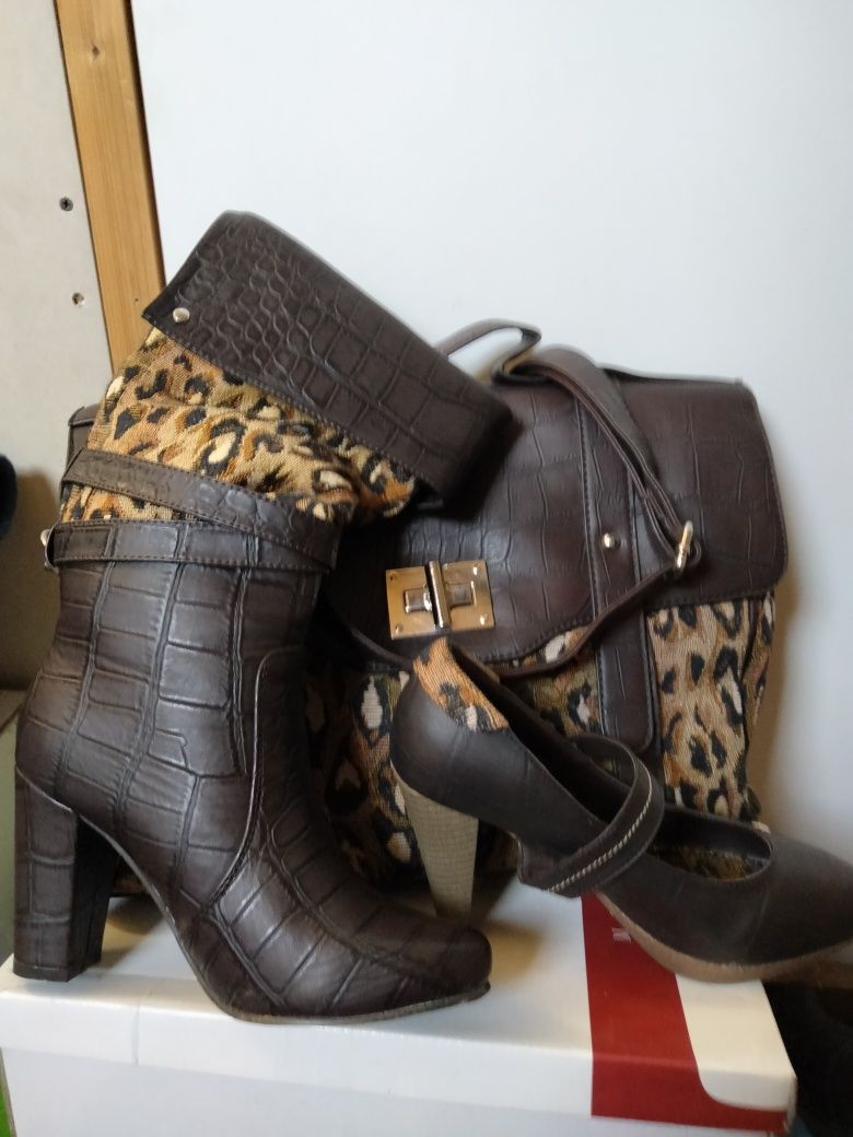 Conjunto de Mala, Sapatos e Botas de senhora