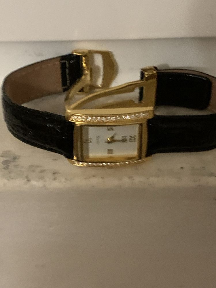 Relogio de senhora com movimento a bateria