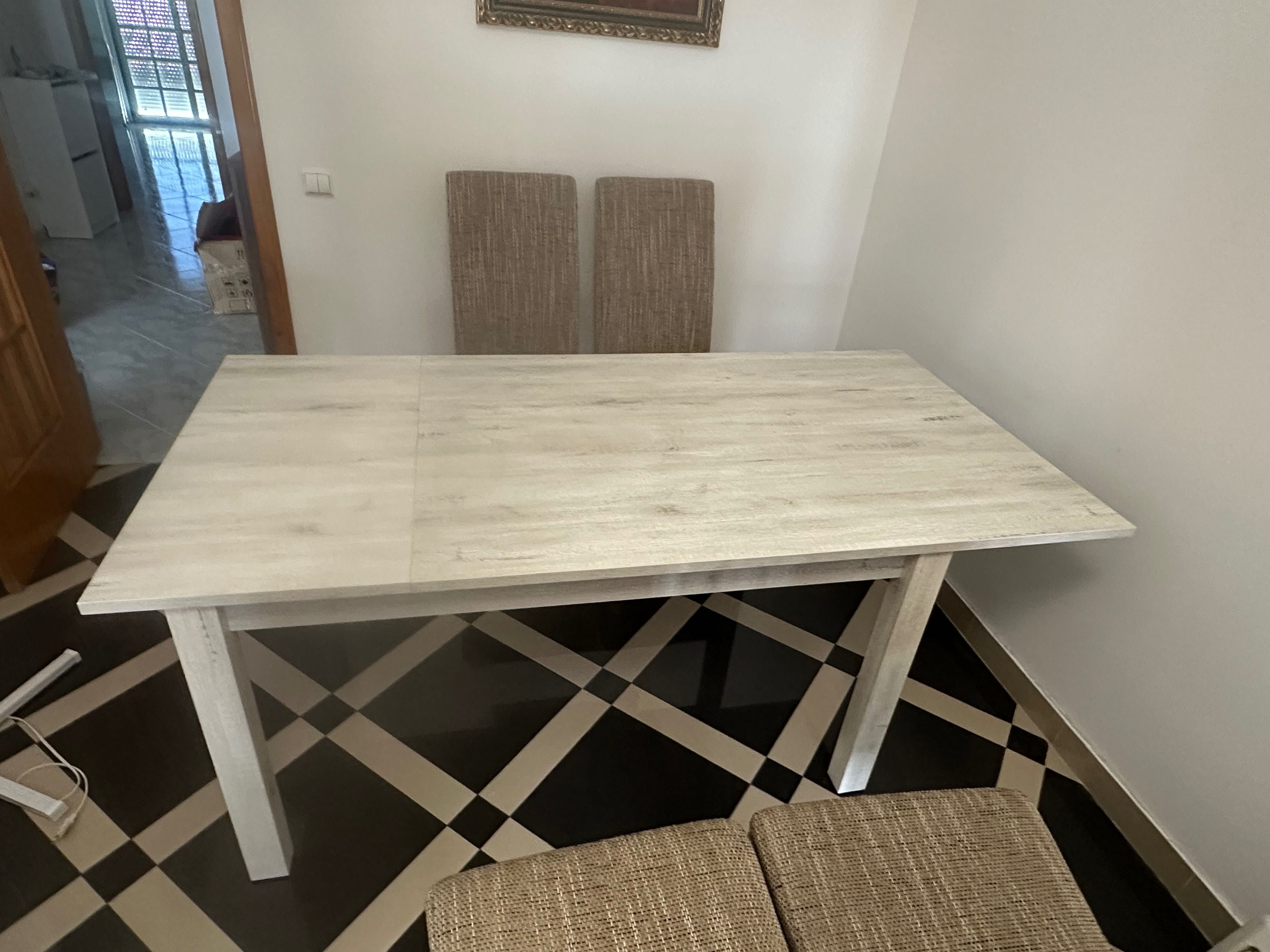 Mesa de sala jantar extensivel com 4 cadeiras