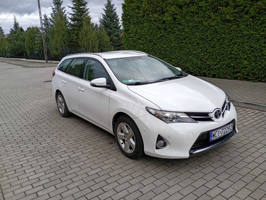 Toyota auris 1.6 LPG 2013r