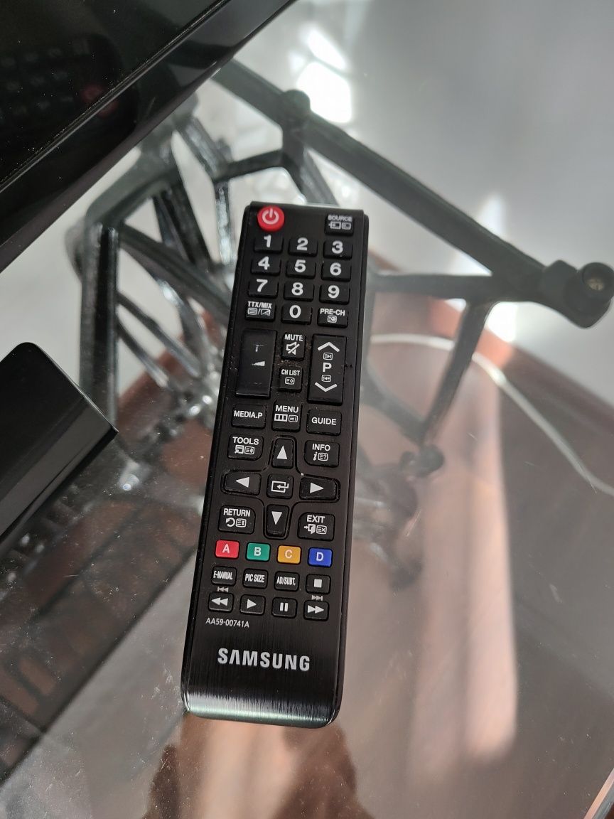 Telewizor Samsung UE28J4100