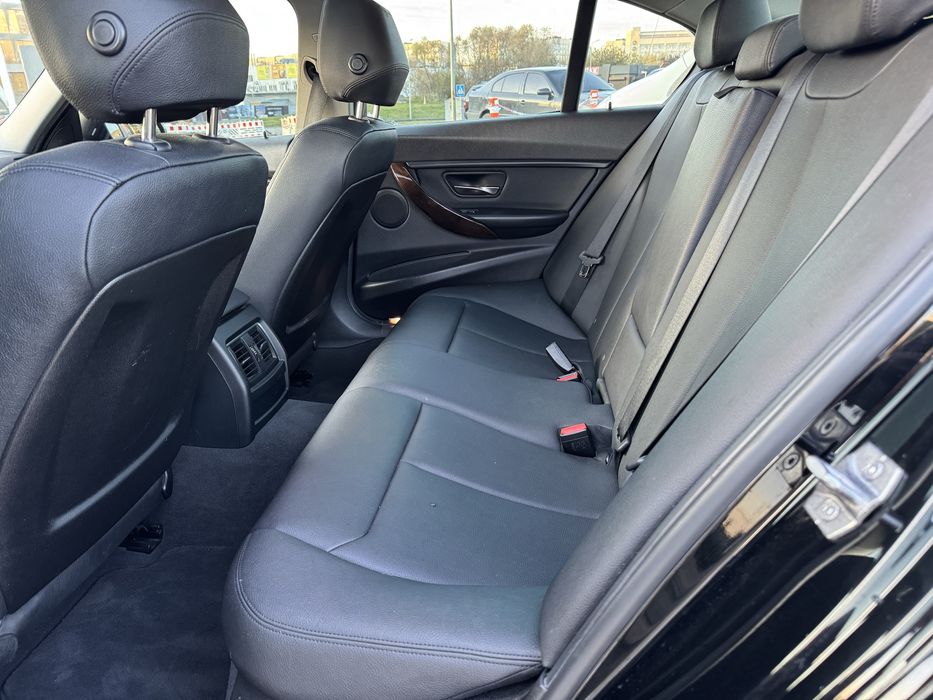 BMW F30 2016р. 11000$ Терміново