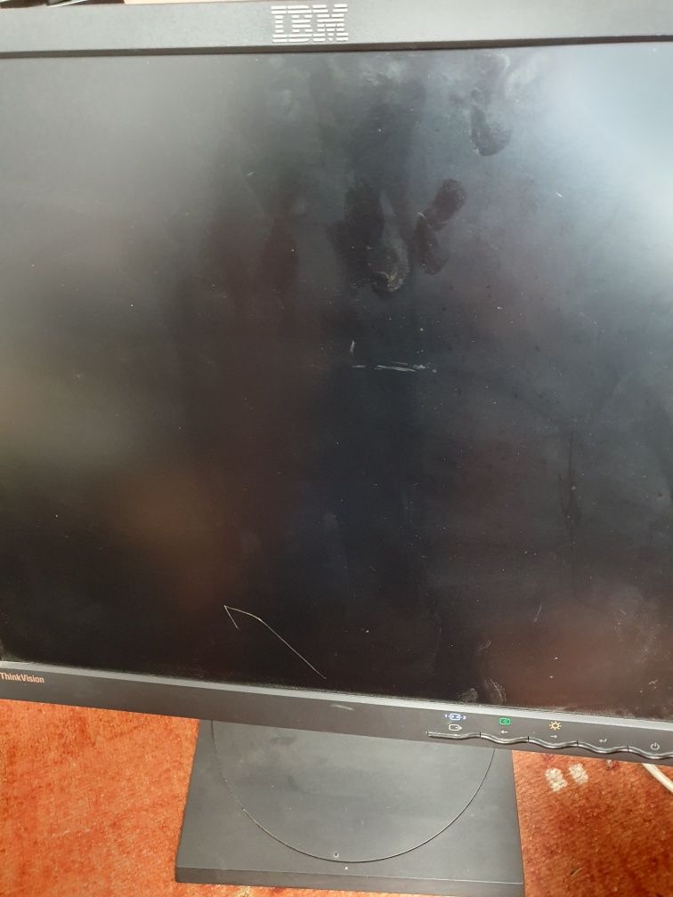 Monitor LCD IBM 19" VGA RGB DVI sprawny działa stopa obrotowa regulowa
