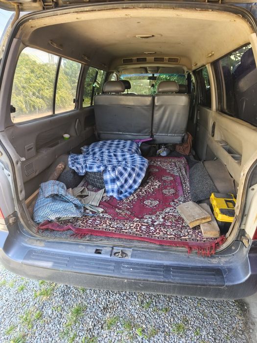 Є бус,можу чимсь допомогти,не продаж