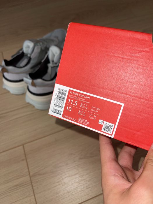 Кросівки Nike V2K RUN (FN6703 003)