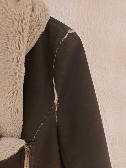 Casaco castanho com pêlo