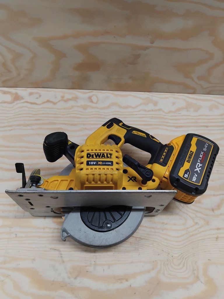 Dewalt dcs 570 pilarka ręczna z akumulatorem 9Ah