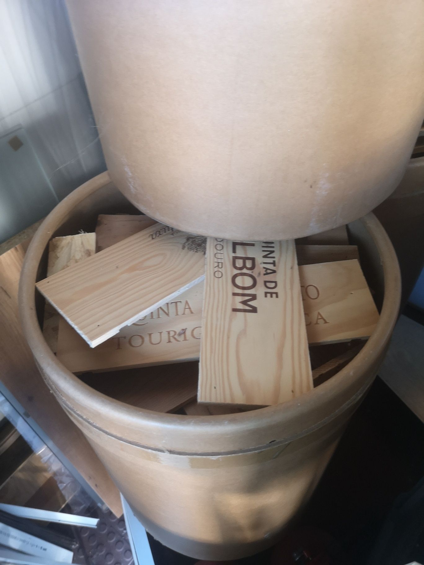 Tampas de caixas de vinho decoração
