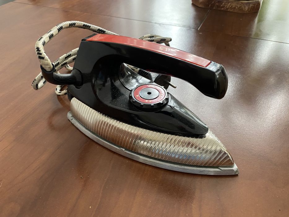 Праска з терморегулятором