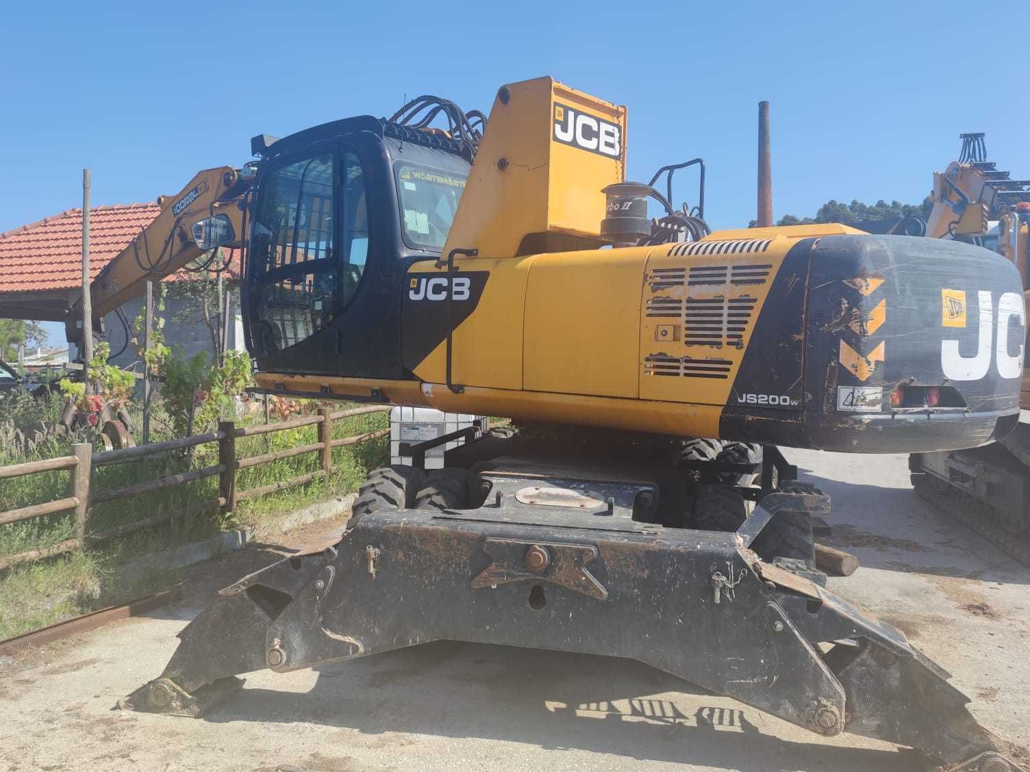 JCB JS200w (ano 2012)