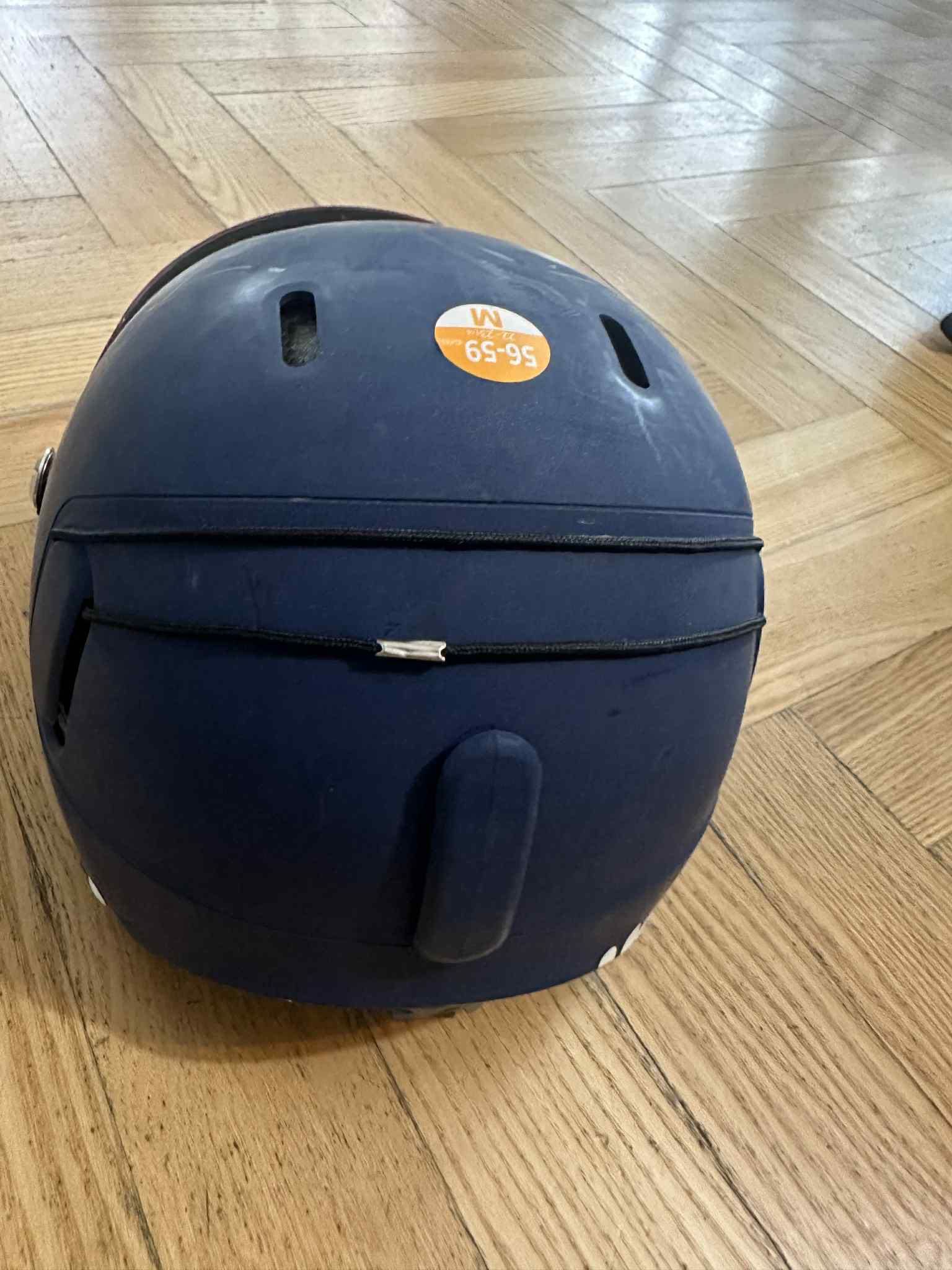 męski kask narciarski