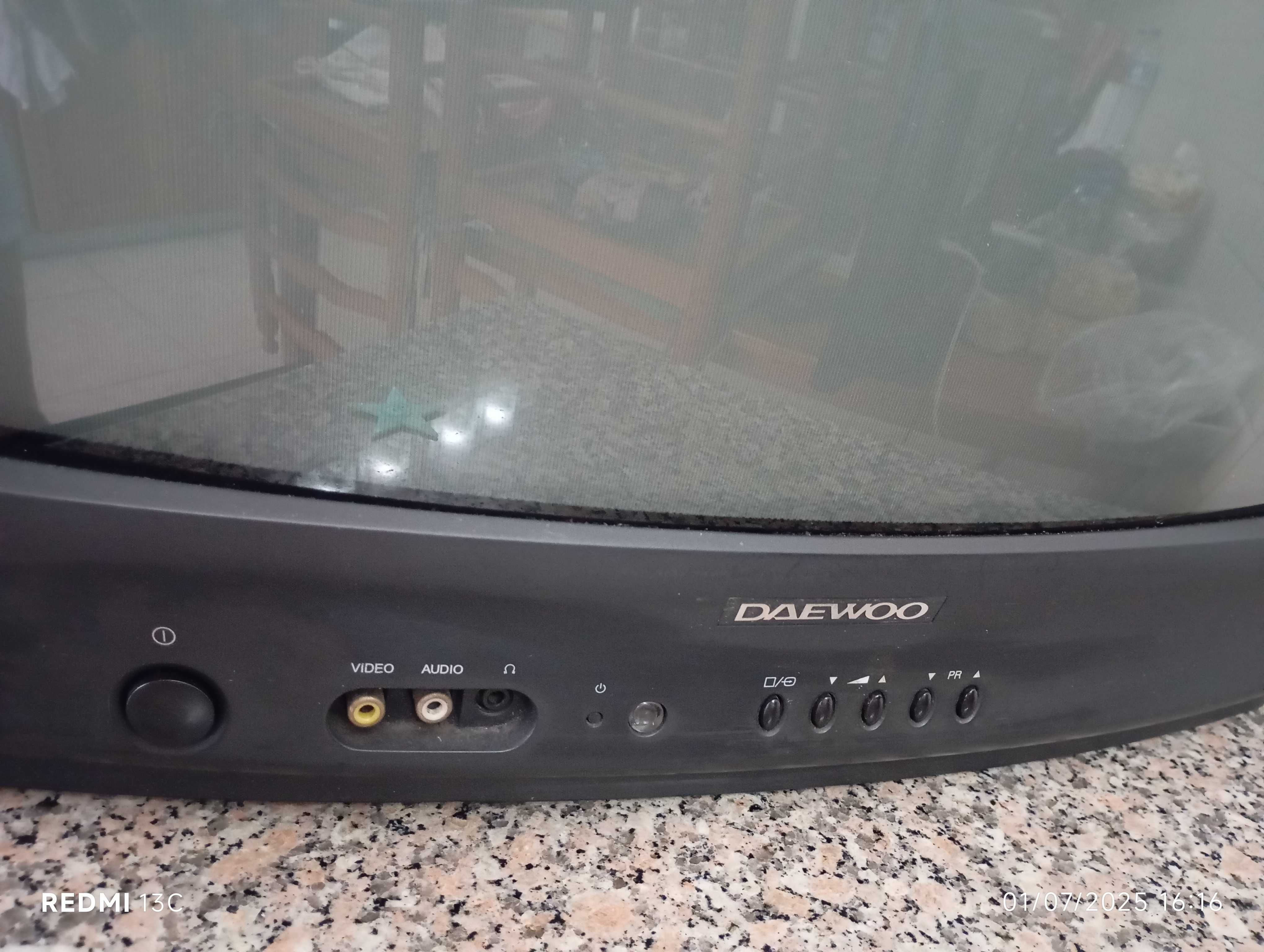 Televisão Daewoo a funcionar