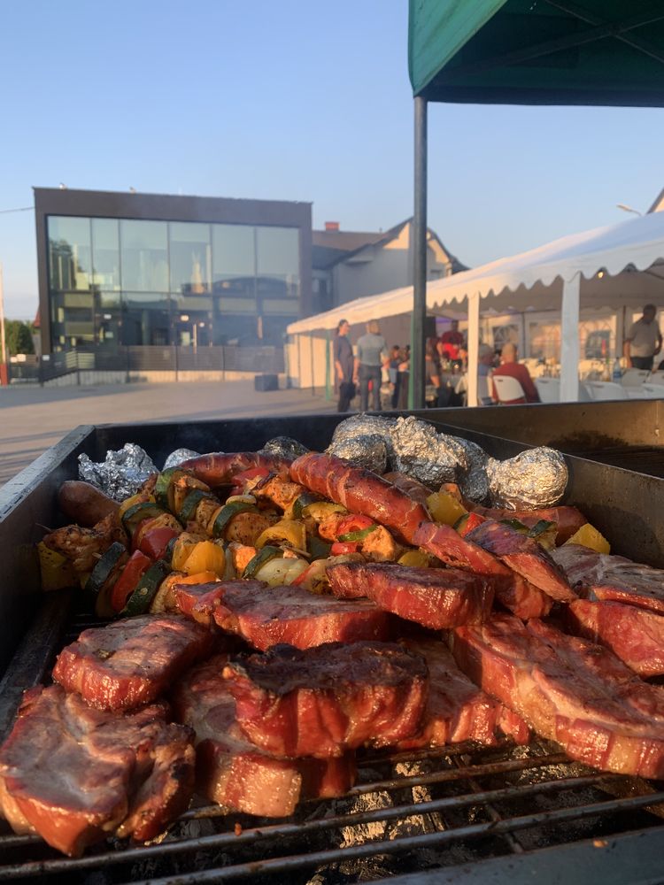 Catering dla firm / Grill firmowy / Namiot Cateringowy / Catering