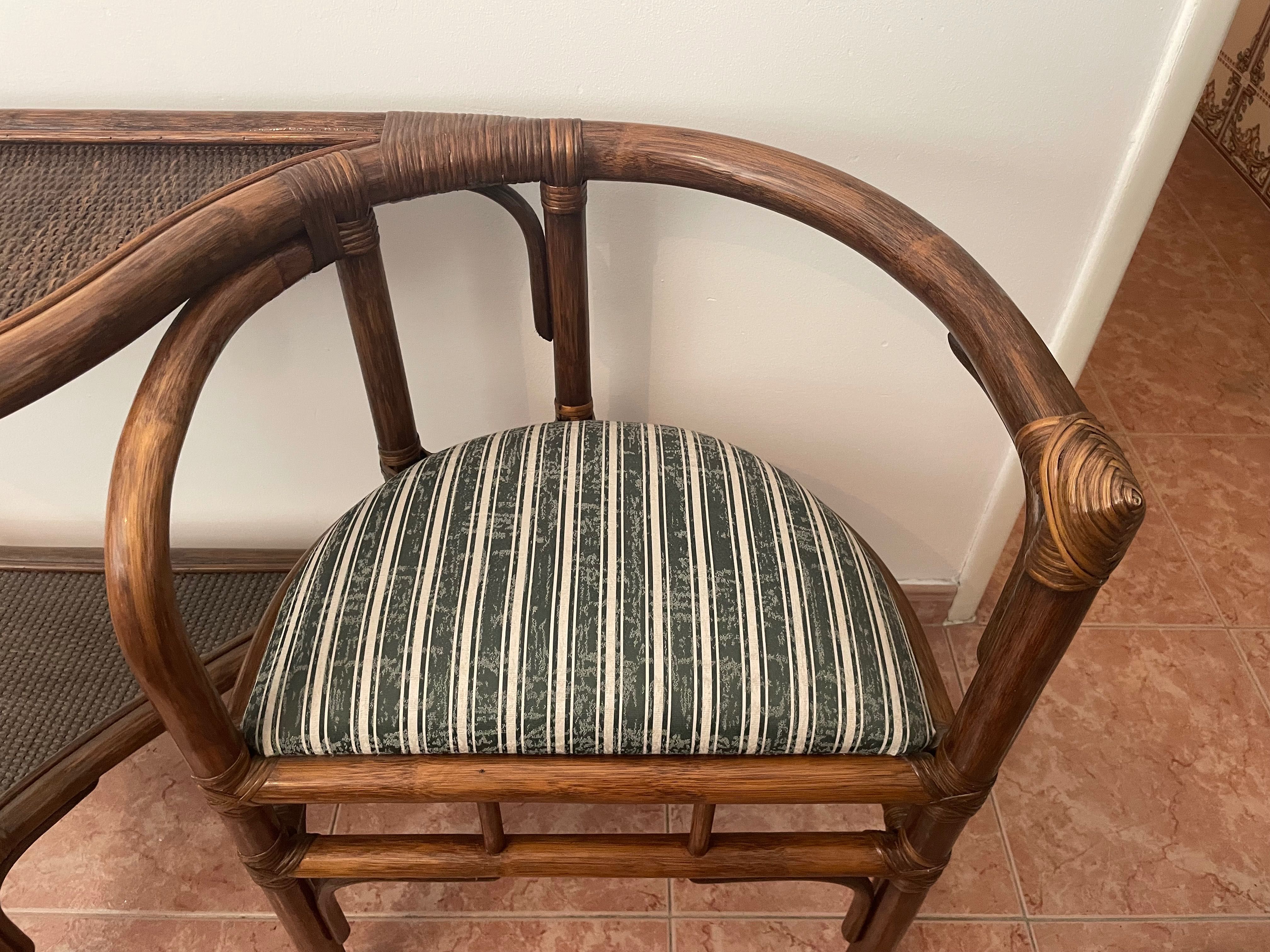 Mesa antiga de telefone (com assento)