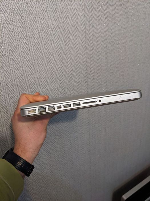 Продам Apple MacBook Pro 13"
