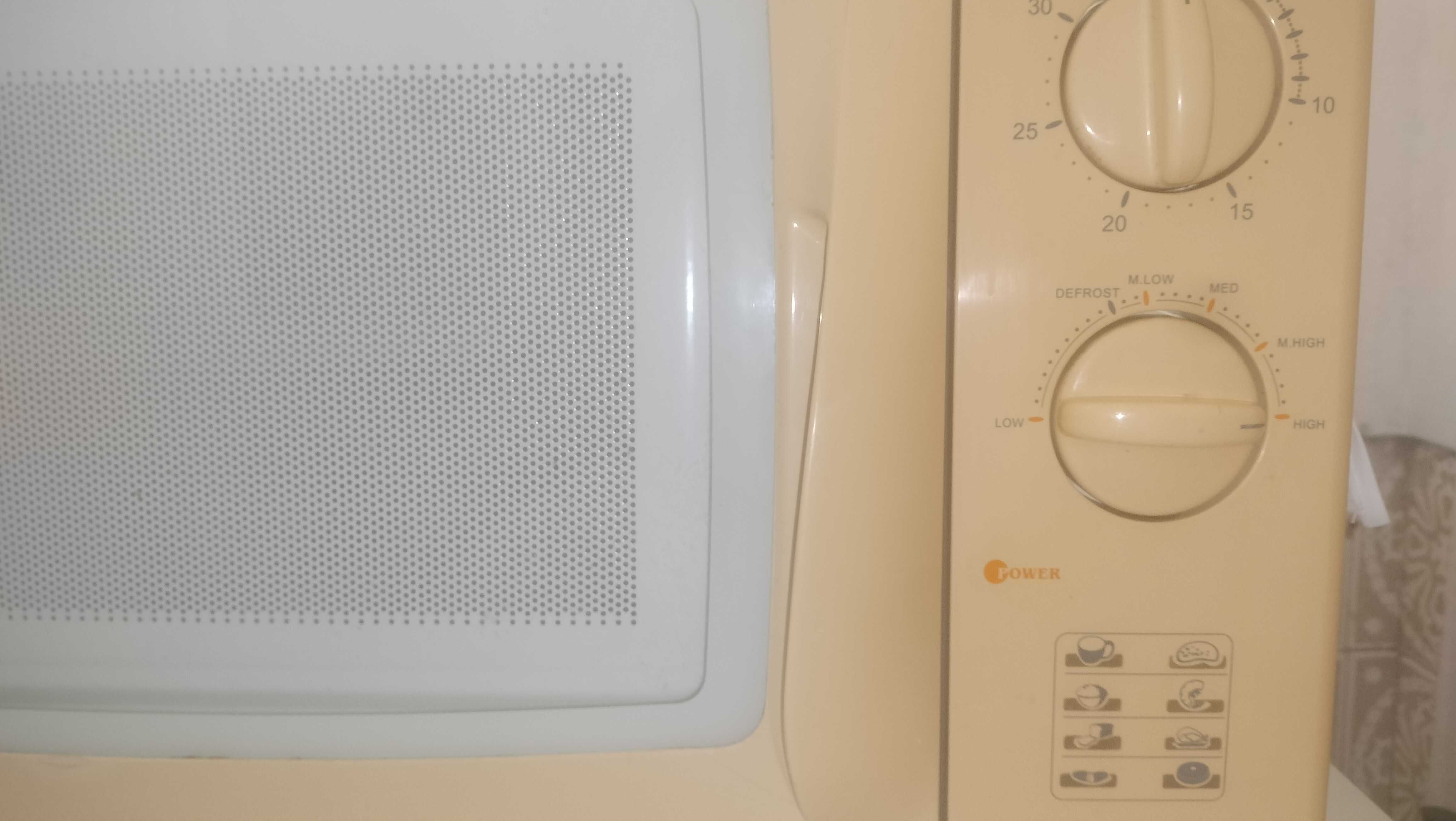 Microondas Electronia 700 W bom estado