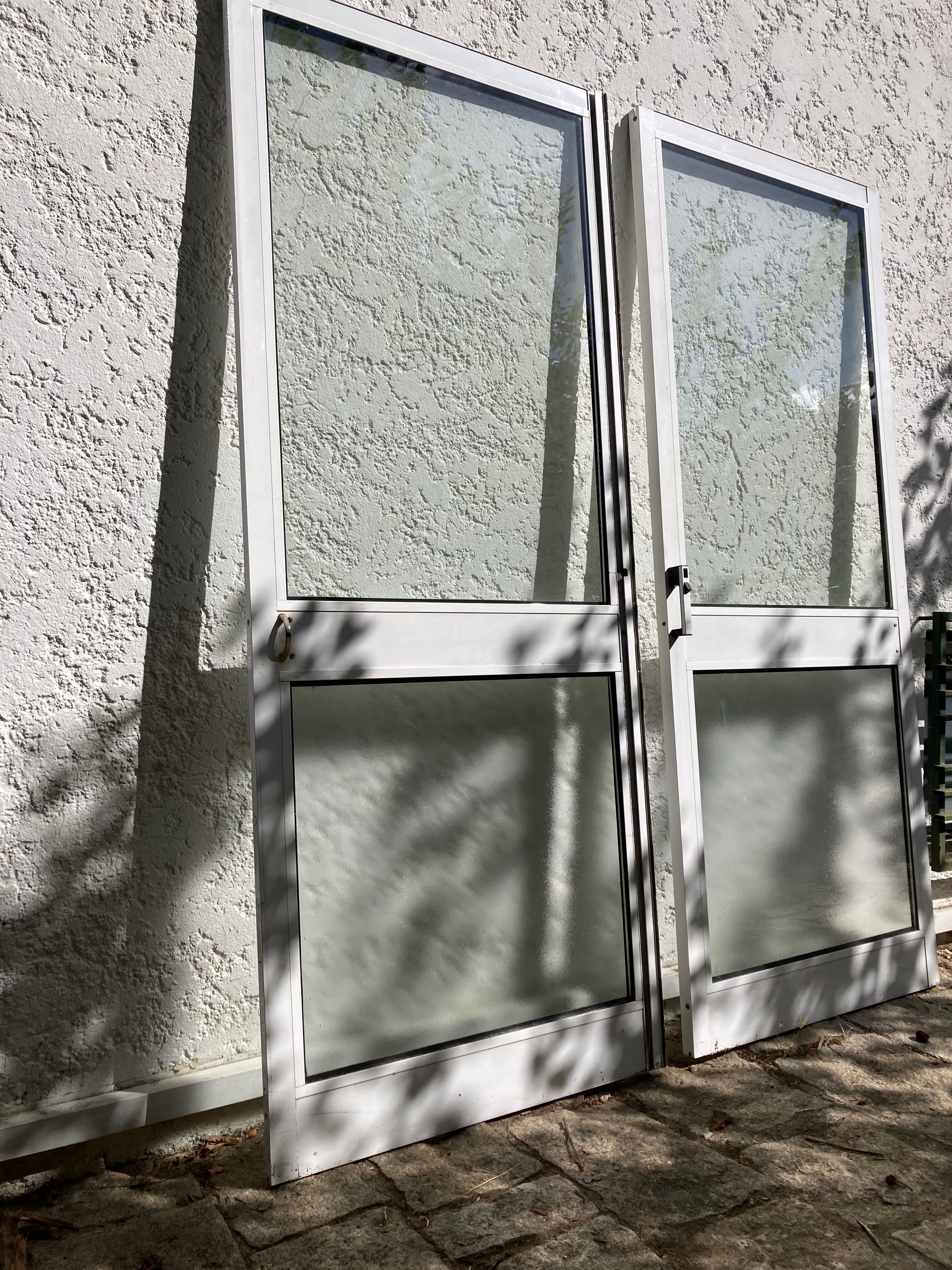 Portas / janelas em alumínio e vidro duplo + aro + lagarta