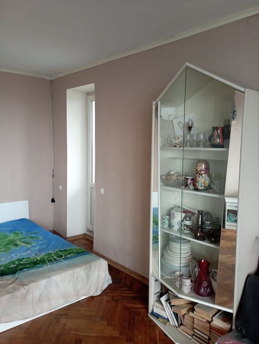 Продам 1-кімнатну квартиру вул. Алматинська 34