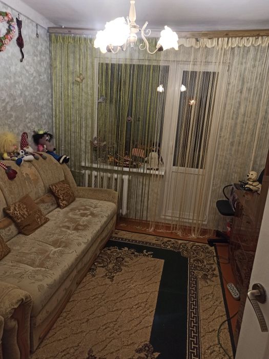 Продам 4 кімнатну квартиру