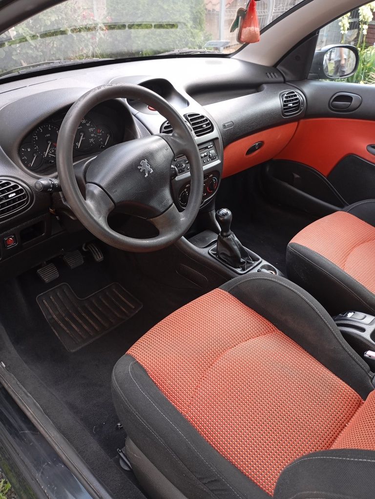 Peugeot 206 cc 2002r