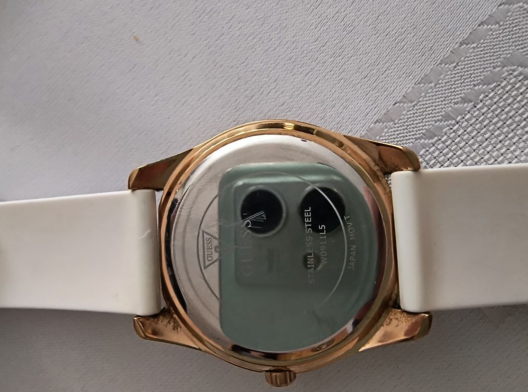 Zegarek Guess biały
