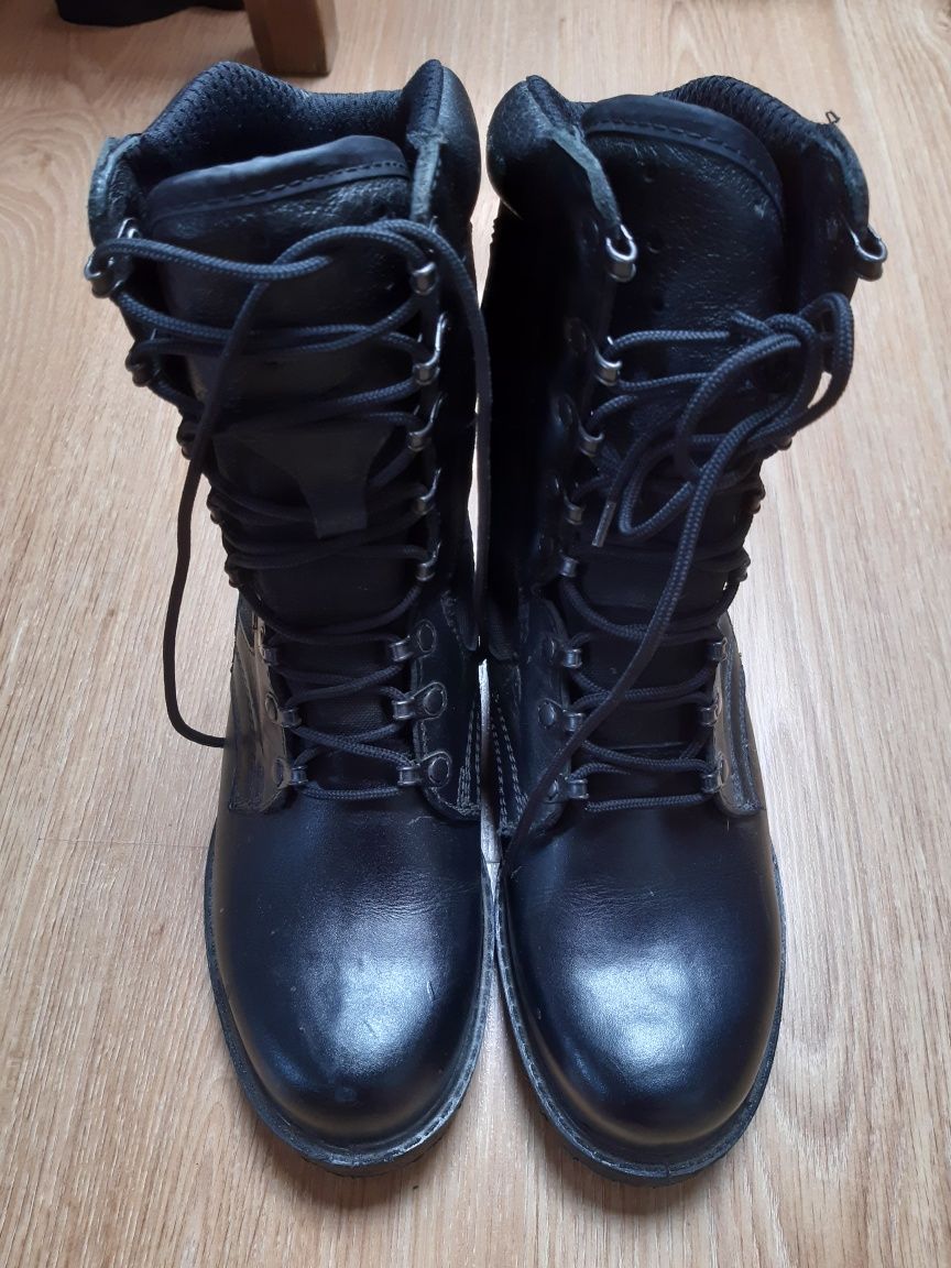 Buty wojskowe harcerskie trapery Demar. Rozm 39. 24 cm.